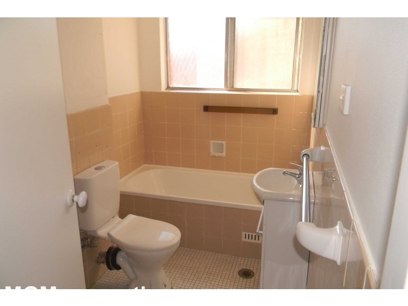 Unit 3/20 Barber Avenue, Eastlakes NSW 2018