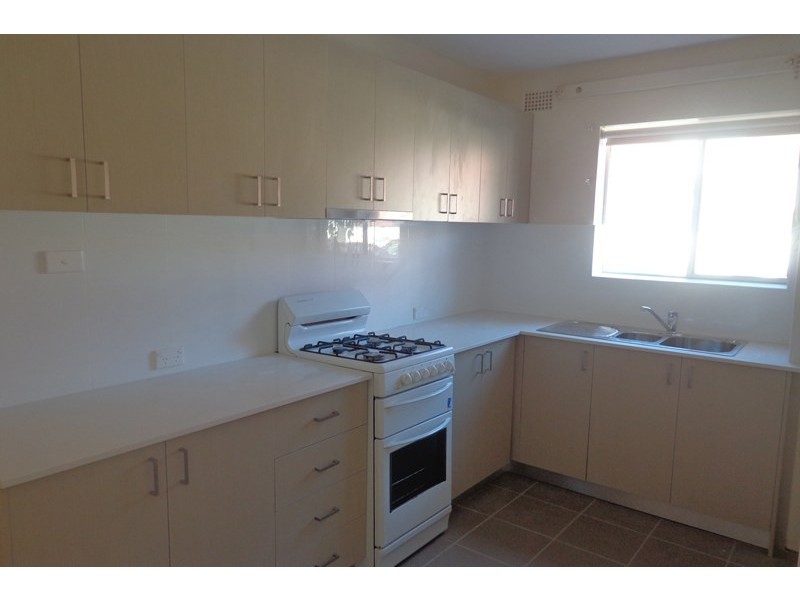 Unit 3/16 Barber Avenue, Eastlakes NSW 2018