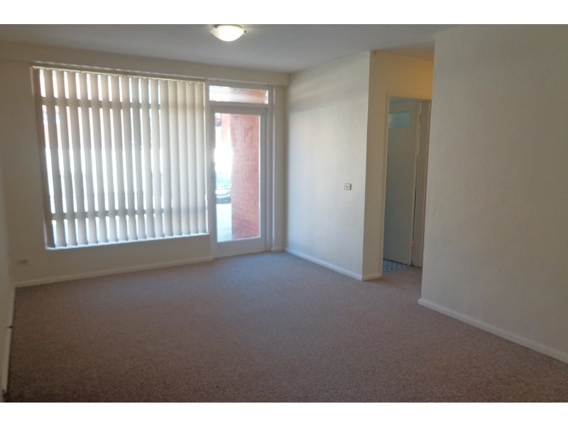 Unit 3/16 Barber Avenue, Eastlakes NSW 2018