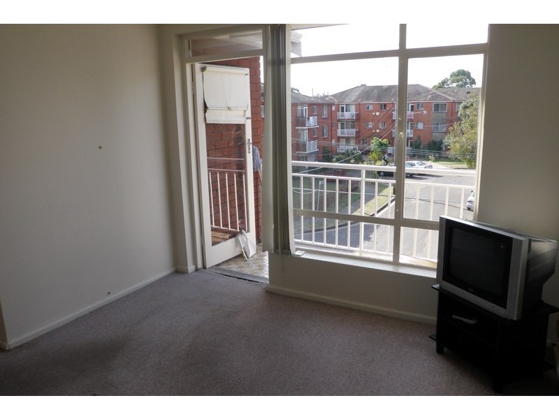 Unit 12/6 Barber Avenue, Eastlakes NSW 2018