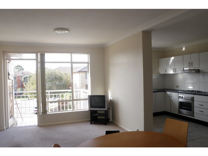 Unit 12/6 Barber Avenue, Eastlakes NSW 2018