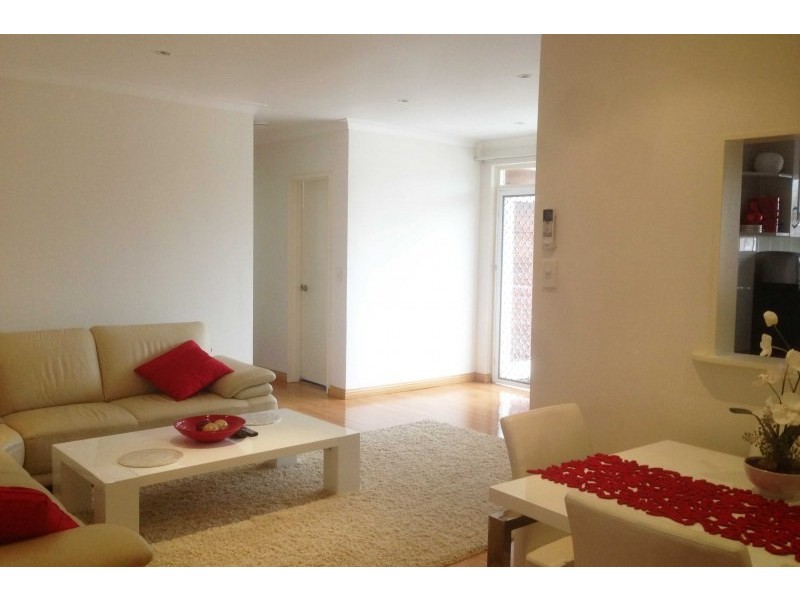 Unit 10/6 Barber Avenue, Eastlakes NSW 2018