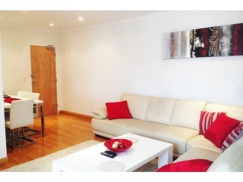 Unit 10/6 Barber Avenue, Eastlakes NSW 2018