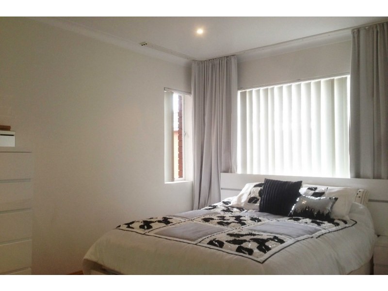 Unit 10/6 Barber Avenue, Eastlakes NSW 2018