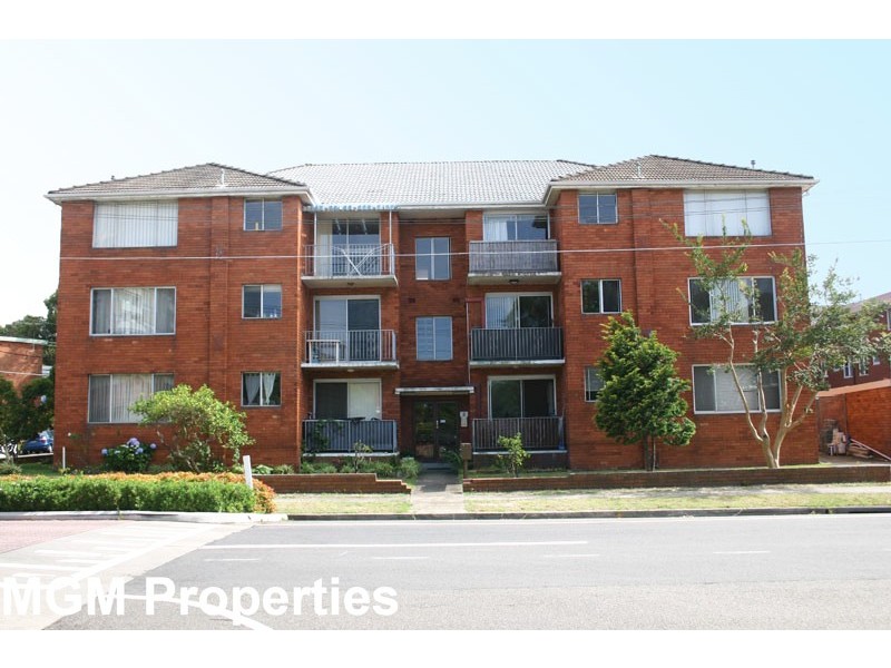 Unit 1/2 Evans Avenue, Eastlakes NSW 2018