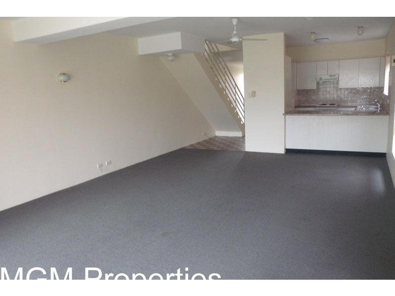 Unit 2/27 Garden Street, Eastlakes NSW 2018