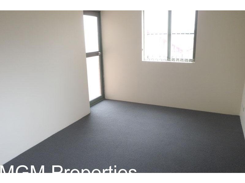 Unit 2/27 Garden Street, Eastlakes NSW 2018