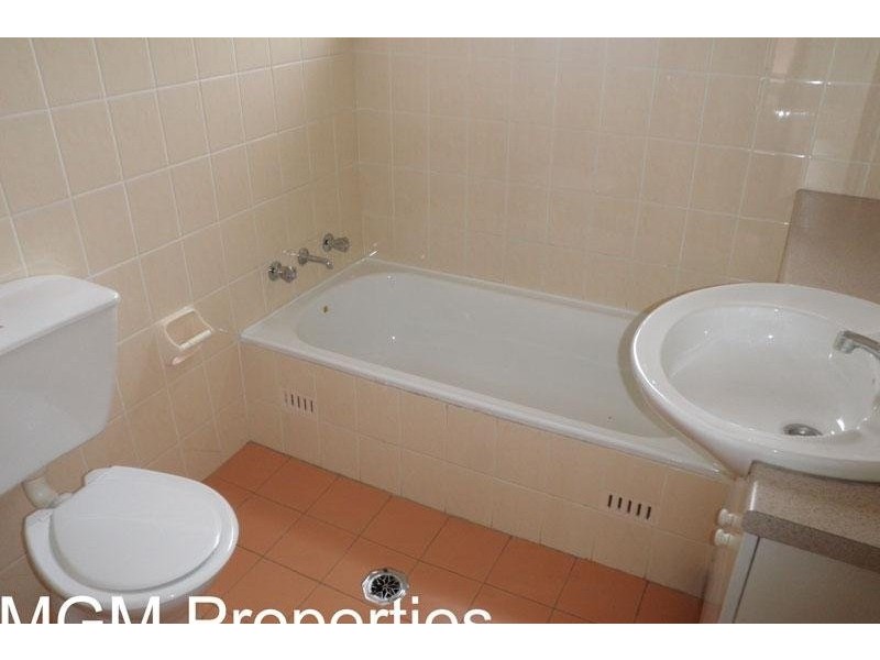 Unit 2/27 Garden Street, Eastlakes NSW 2018