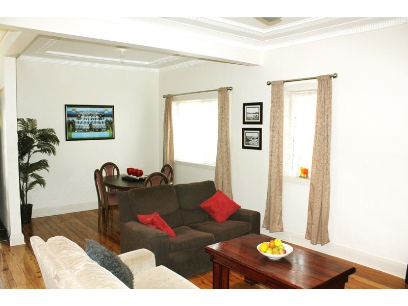 16 Harry Street, Eastlakes NSW 2018