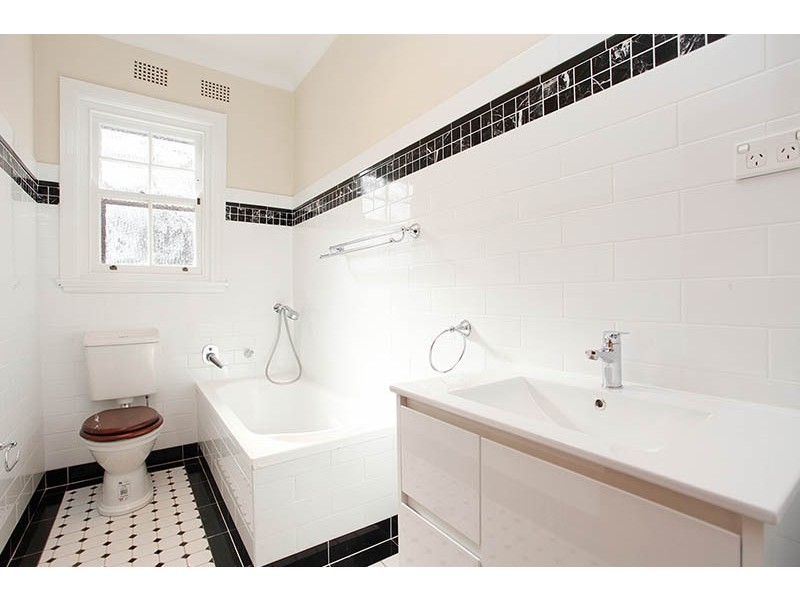 22 Middle Harbour Road, Lindfield NSW 2070