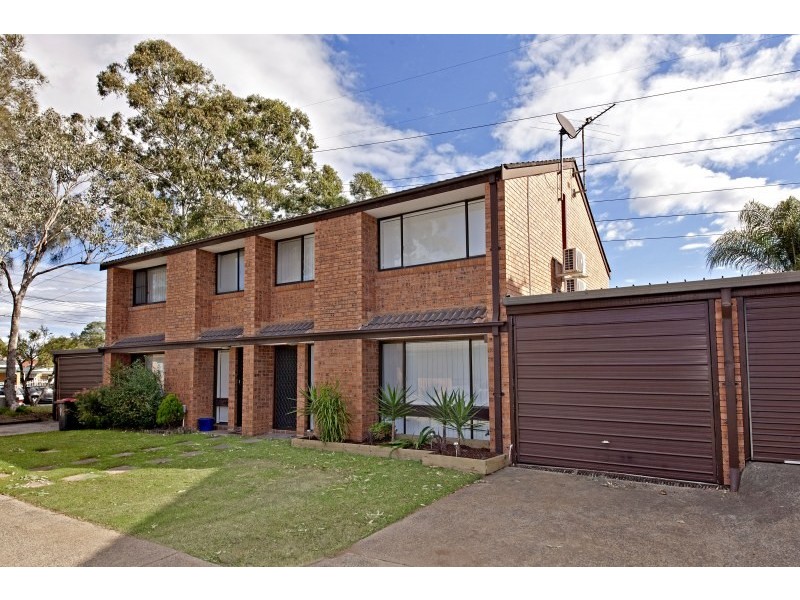 2/37 Boronia Road, Greenacre NSW 2190