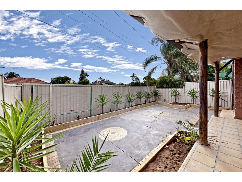 2/37 Boronia Road, Greenacre NSW 2190