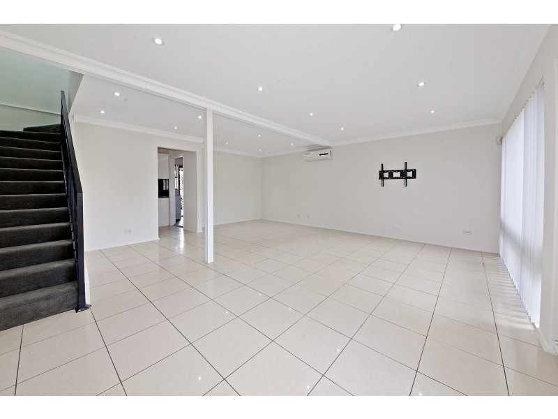 2/37 Boronia Road, Greenacre NSW 2190