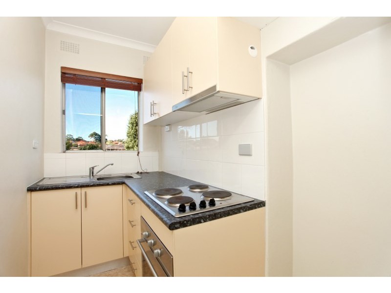 3/4 Howard Street, Canterbury NSW 2193