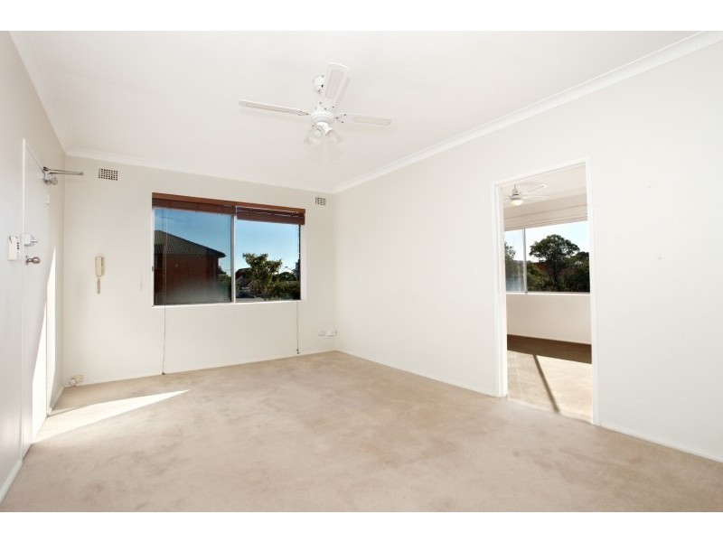 3/4 Howard Street, Canterbury NSW 2193