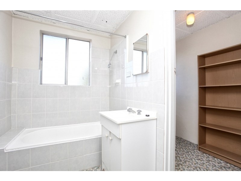 3/4 Howard Street, Canterbury NSW 2193