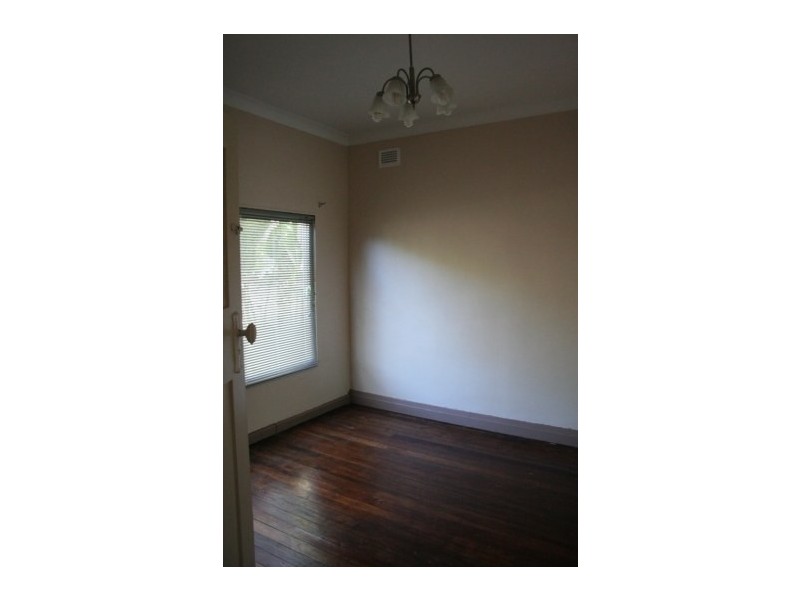 33 Seymour Parade, Belfield NSW 2191