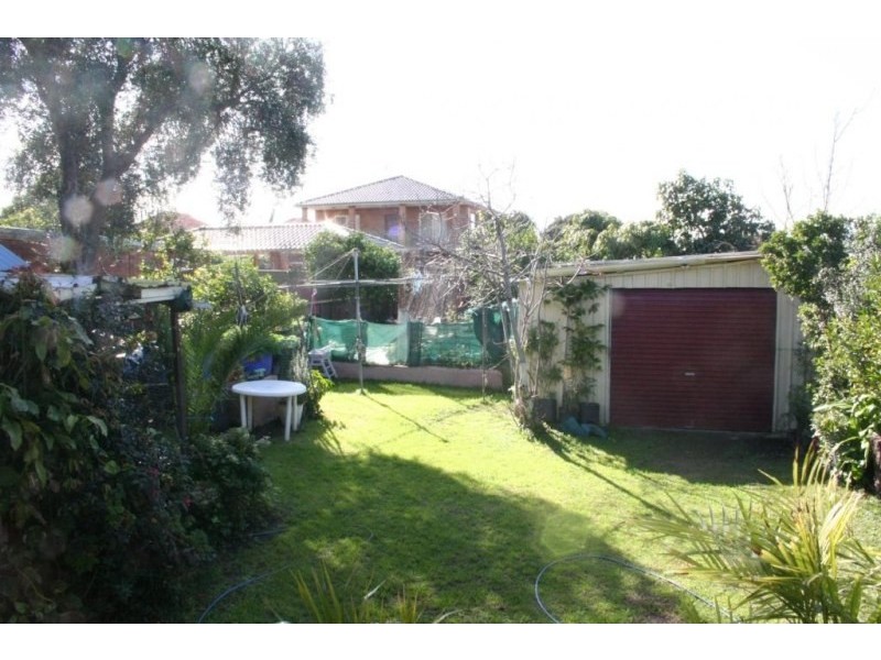 33 Seymour Parade, Belfield NSW 2191