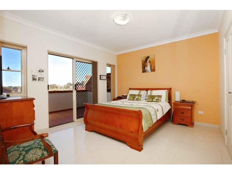 9 Onslow Street, Canterbury NSW 2193