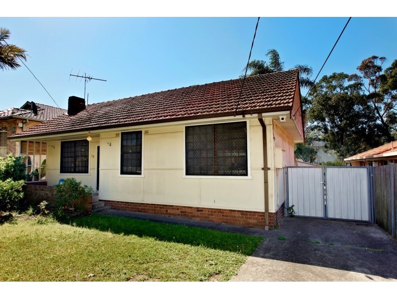 19 Drew Street, Greenacre NSW 2190