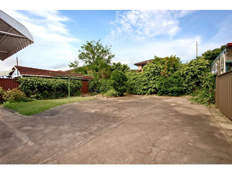 2 Alma Avenue, Campsie NSW 2194