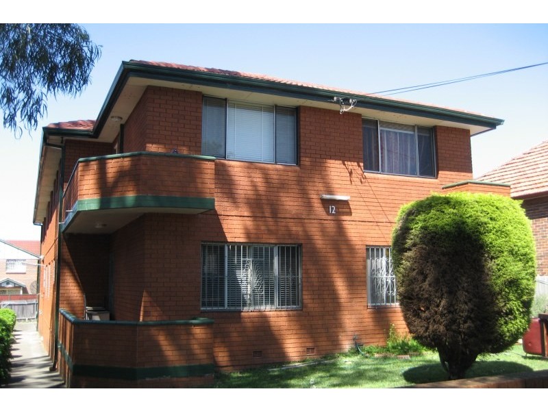 2/12 Evaline Street, Campsie NSW 2194