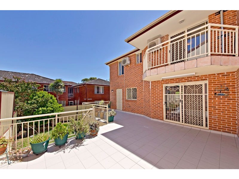 2/52-54 Second Avenue, Campsie NSW 2194