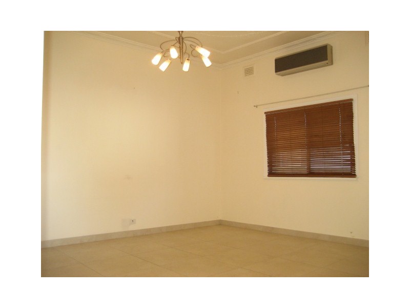 23 Defoe Street, Wiley Park NSW 2195