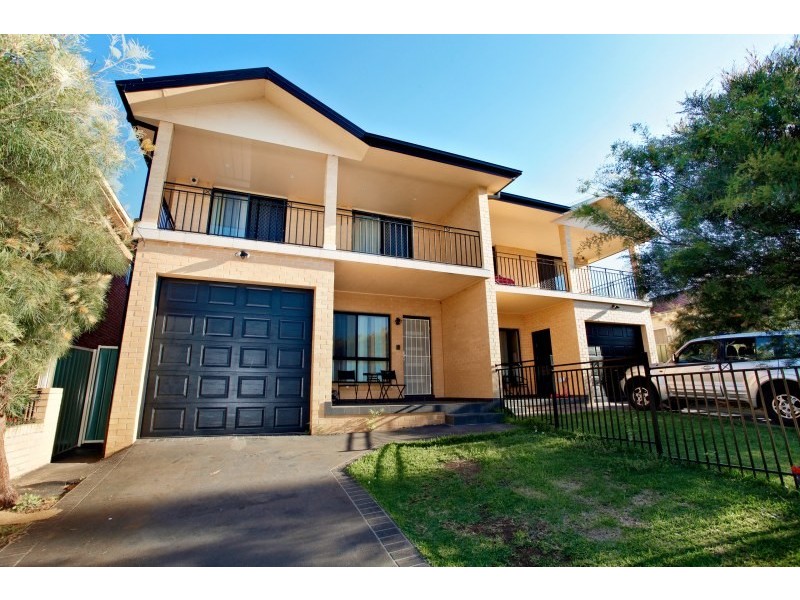 1/96a Cardigan Road, Greenacre NSW 2190