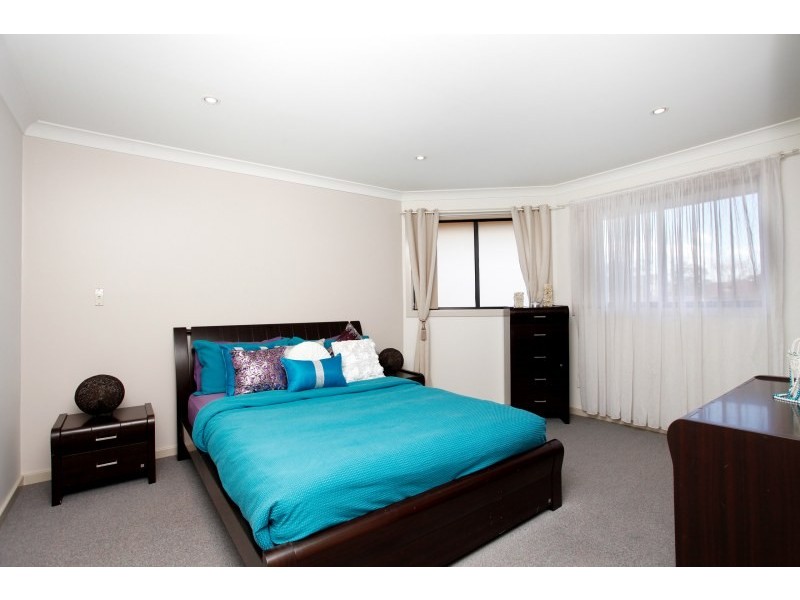 1/96a Cardigan Road, Greenacre NSW 2190