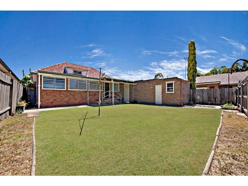 13 Austin Crescent, Belfield NSW 2191