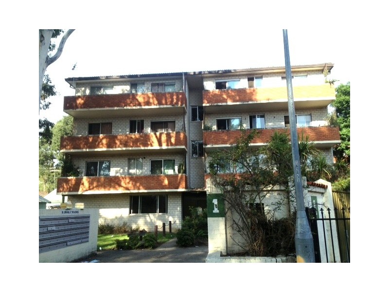 10/1 Waterside Crescent, Carramar NSW 2163