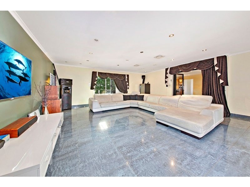 31 Sylvanus Street, Greenacre NSW 2190