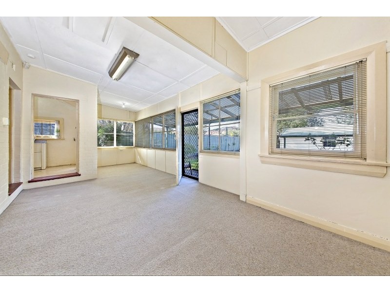 21 Seymour Parade, Belfield NSW 2191