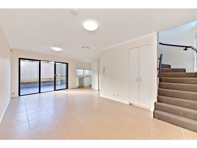 4/8 Hampton Street, Croydon Park NSW 2133