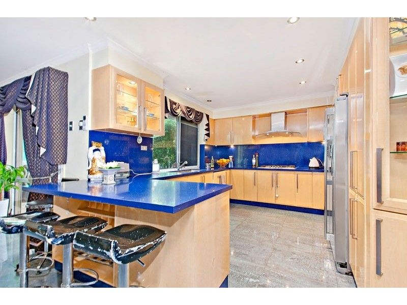 31 Sylvanus St, Greenacre NSW 2190