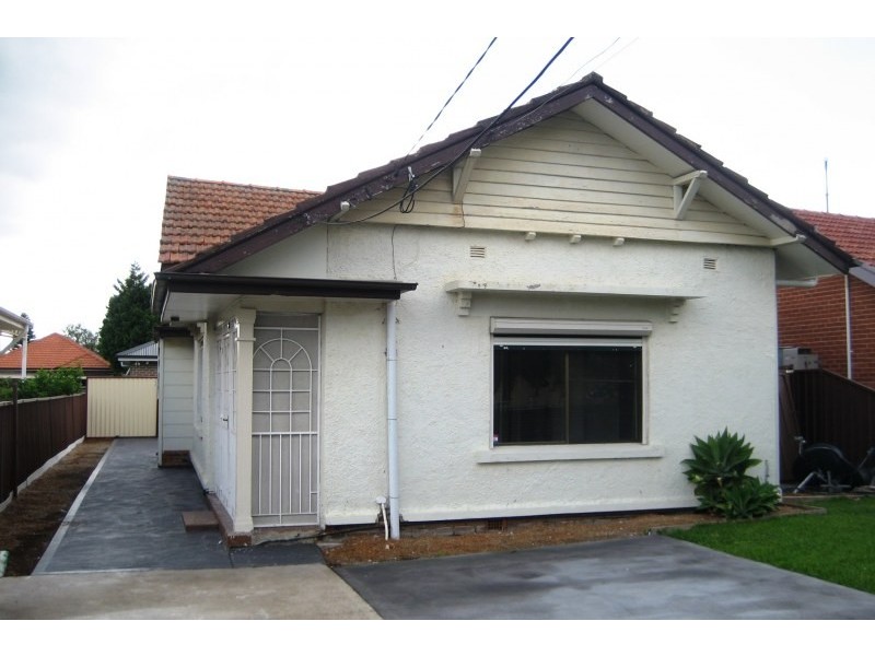 5 Boronia Street, Belfield NSW 2191