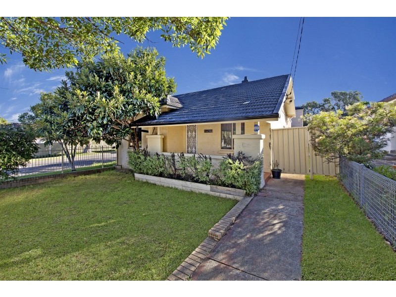 18 Seymour Parade, Belfield NSW 2191