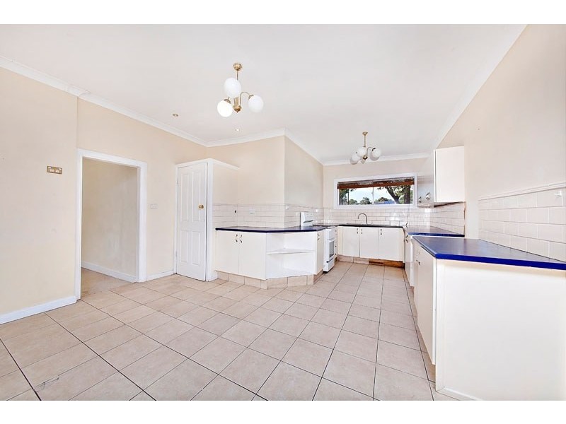18 Seymour Parade, Belfield NSW 2191