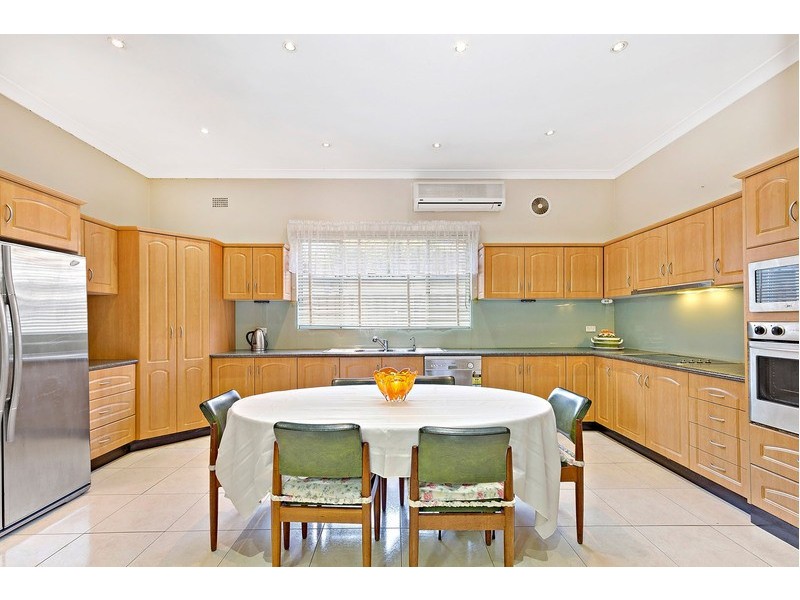 11 Boronia Street, Belfield NSW 2191