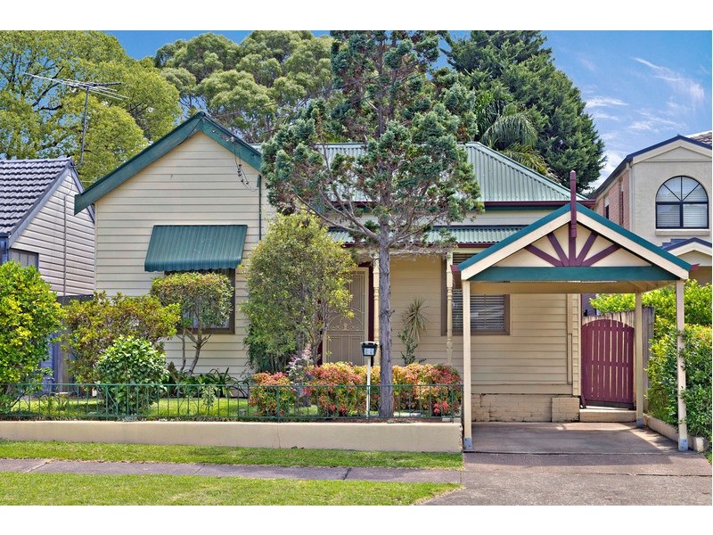 39 Balmoral Avenue, Croydon Park NSW 2133
