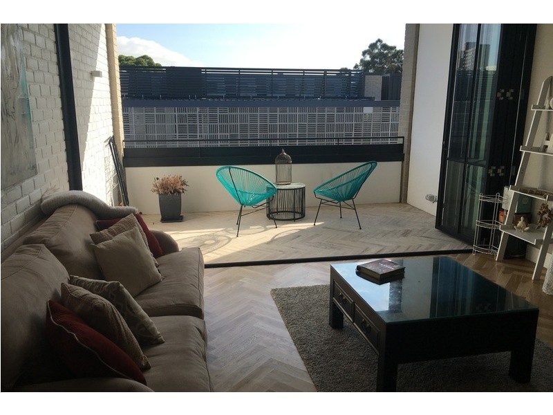 402/17 Danks Street, Waterloo NSW 2017