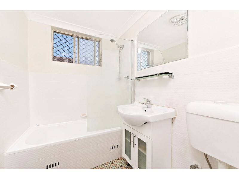 4/34 Benaroon Road, Belmore NSW 2192