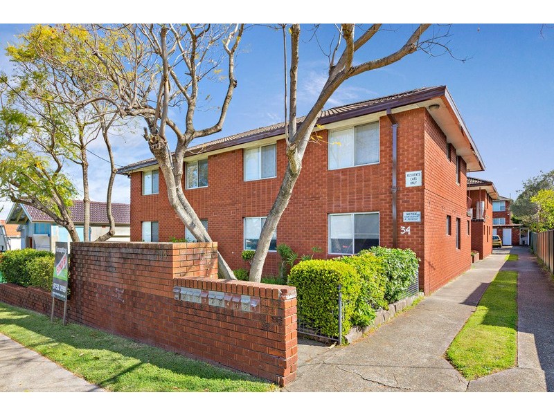 4/34 Benaroon Road, Lakemba NSW 2195