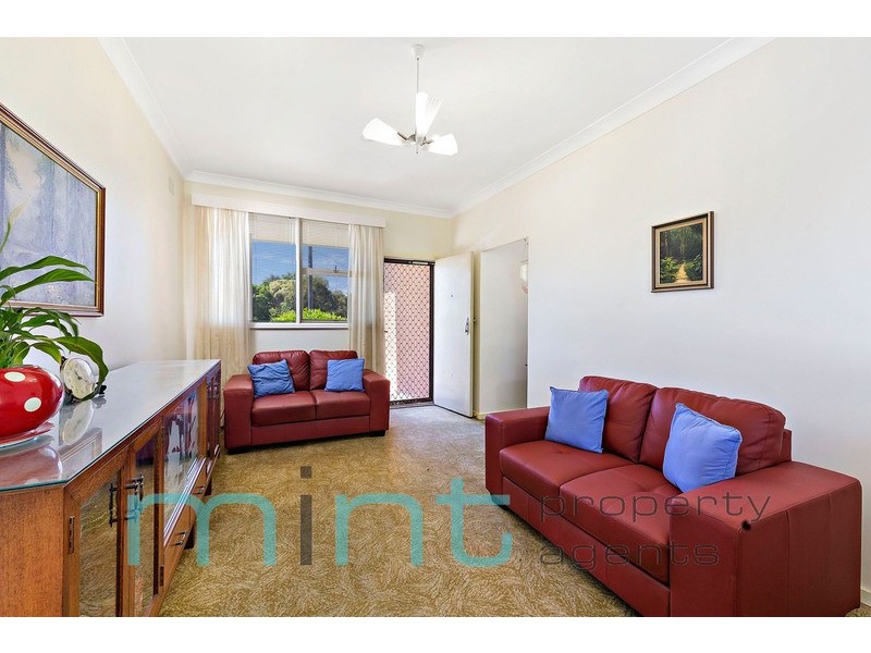 16 Sunlea Crescent, Belfield NSW 2191