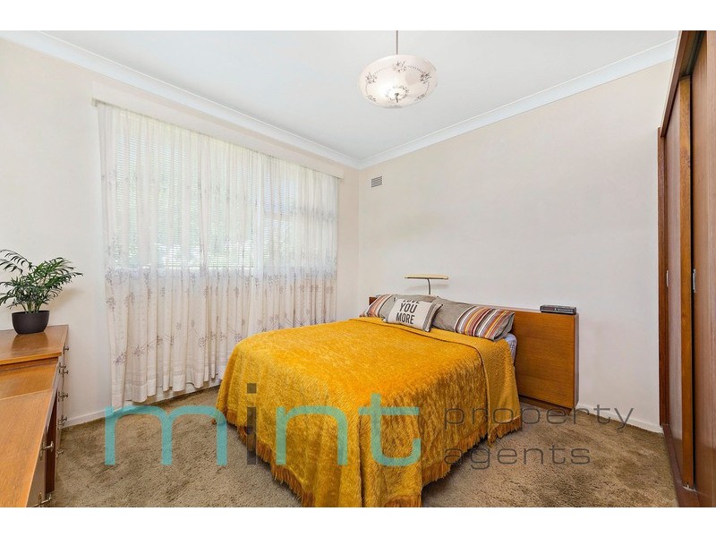 16 Sunlea Crescent, Belfield NSW 2191