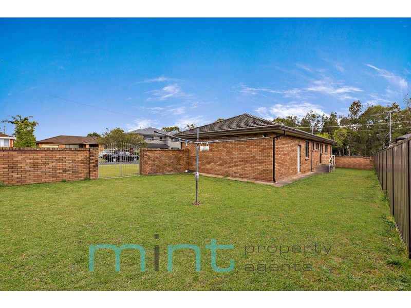 25 Mactier Avenue, Milperra NSW 2214