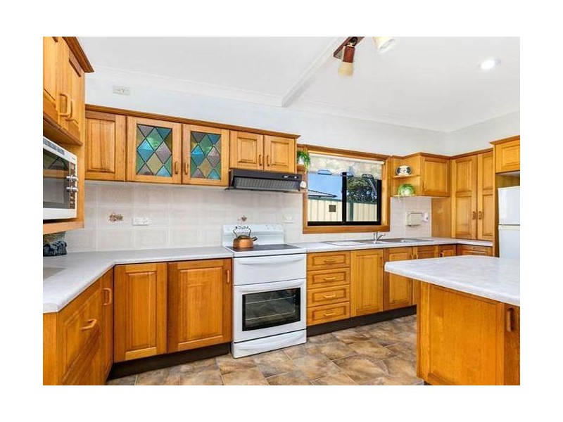 33 Hebe Street, Greenacre NSW 2190