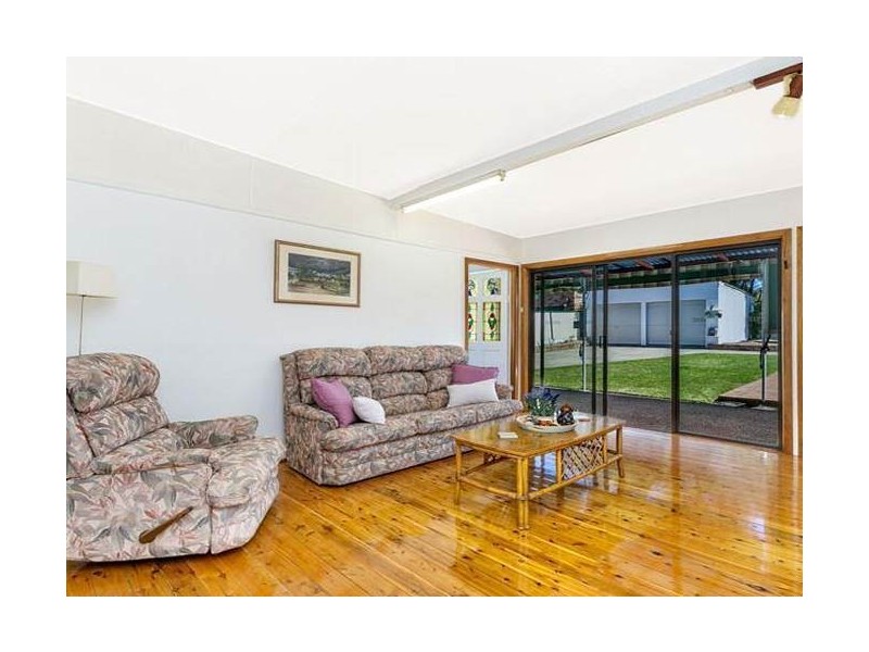 33 Hebe Street, Greenacre NSW 2190