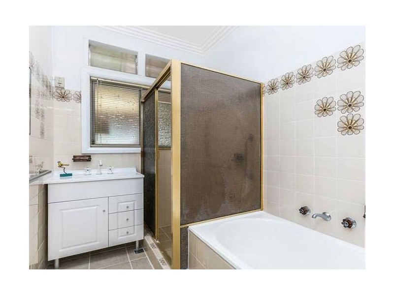 33 Hebe Street, Greenacre NSW 2190